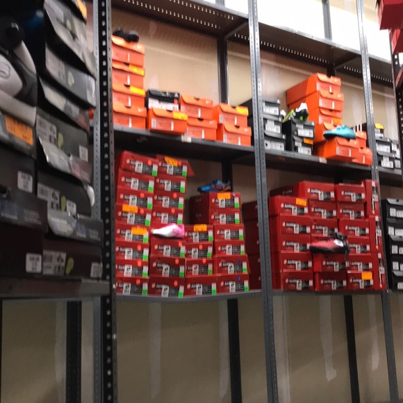 Meet your Posher, Tyler - Picture 1 of 1